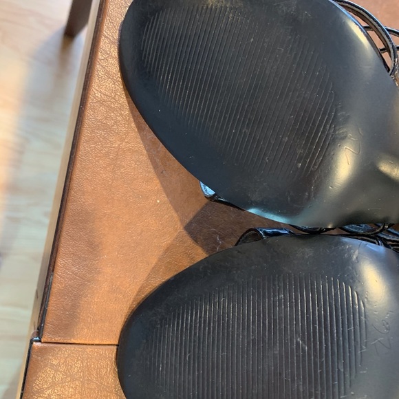 NINE WEST BLACK HEELS - Picture 8 of 9